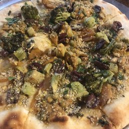 Winter Vegan Pizza: roasted broccoli, garlic, beets, kalamata olives, sprouted peas & pumpkin sunflower cream- party in my mouth!