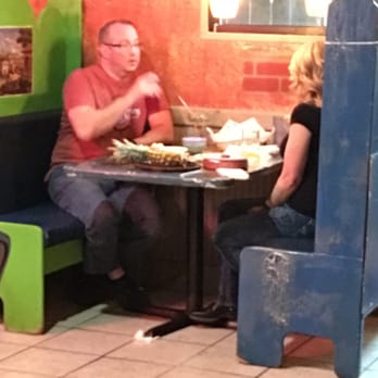 El Tapatio - Celebrity sighting! Garth Brooks & Trisha Yearwood! How sweet :) - Mexican Near Me - Ardmore, Oklahoma