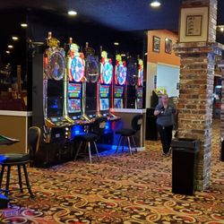 Model T Quality Inn Hotel Casino - Hmmmmmm pretty quiet and still crappy service
