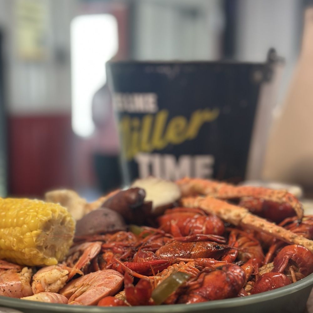 Dewy Dew Bugz - Crawfish platter with snow crab legs - Seafood Near Me - D'Iberville, Mississippi