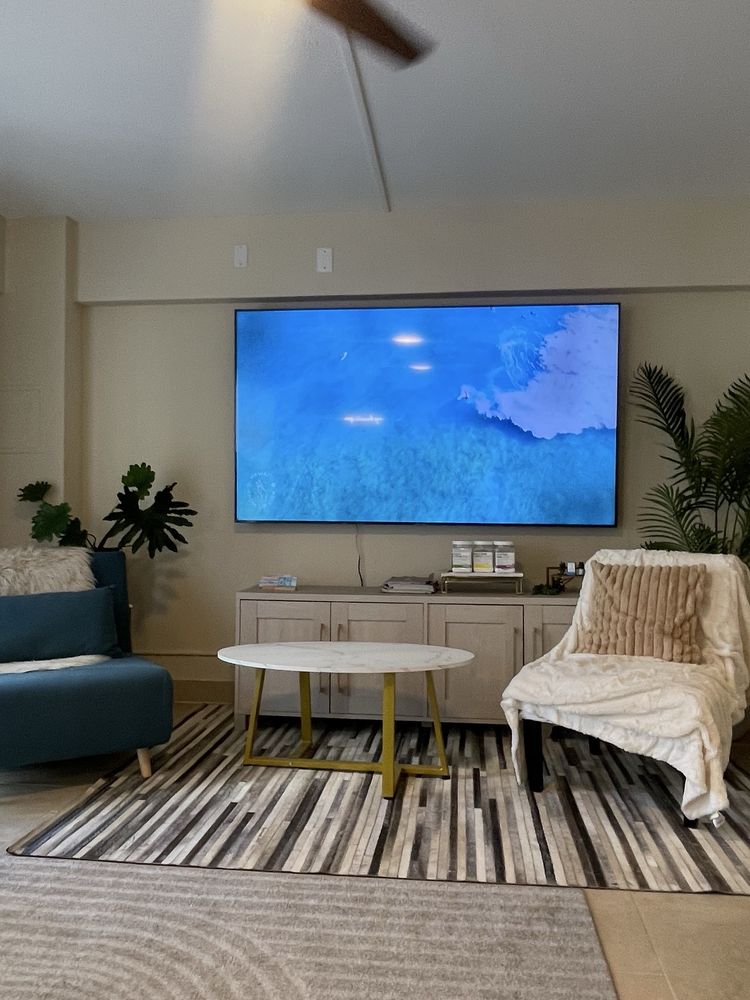 My Hawaii Spa and Lounge Logo