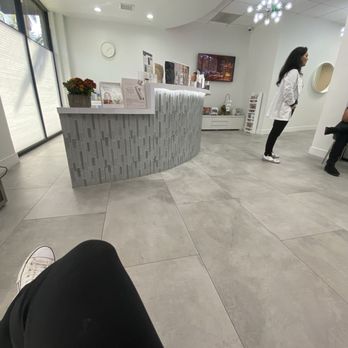 Avesta Aesthetics - Sitting area in front office - Medical Spas Near Me - Newport Beach, California Avesta Aesthetics - Sitting area in front office - Medical Spas Near Me - Newport Beach, California