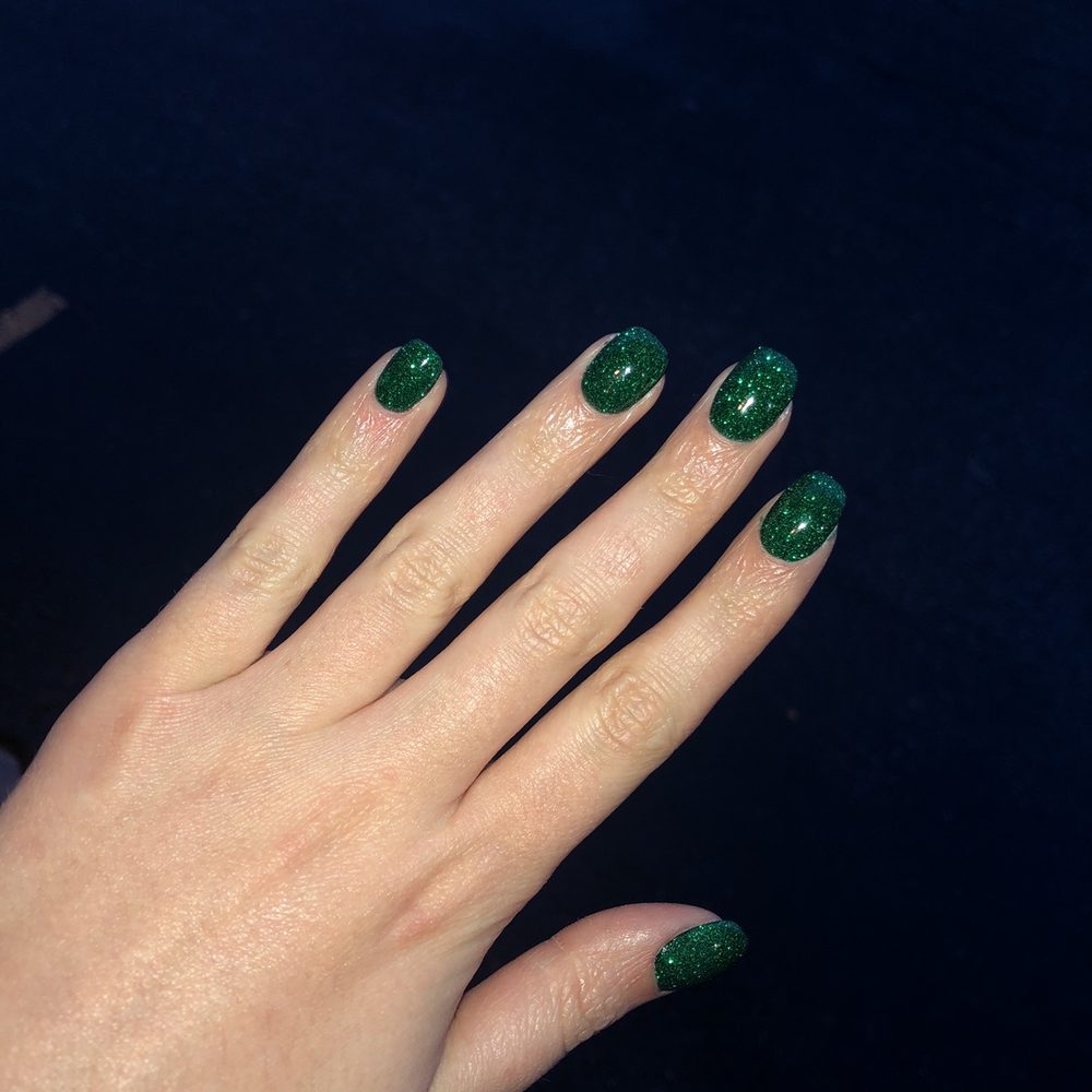 VIP Nails - Christmas mani -- powder dip - Nail Salons Near Me - Worcester, Massachusetts VIP Nails - Christmas mani -- powder dip - Nail Salons Near Me - Worcester, Massachusetts