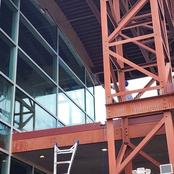 Shine Bright Window Cleaning - Window Washing Near Me - Pueblo, Colorado