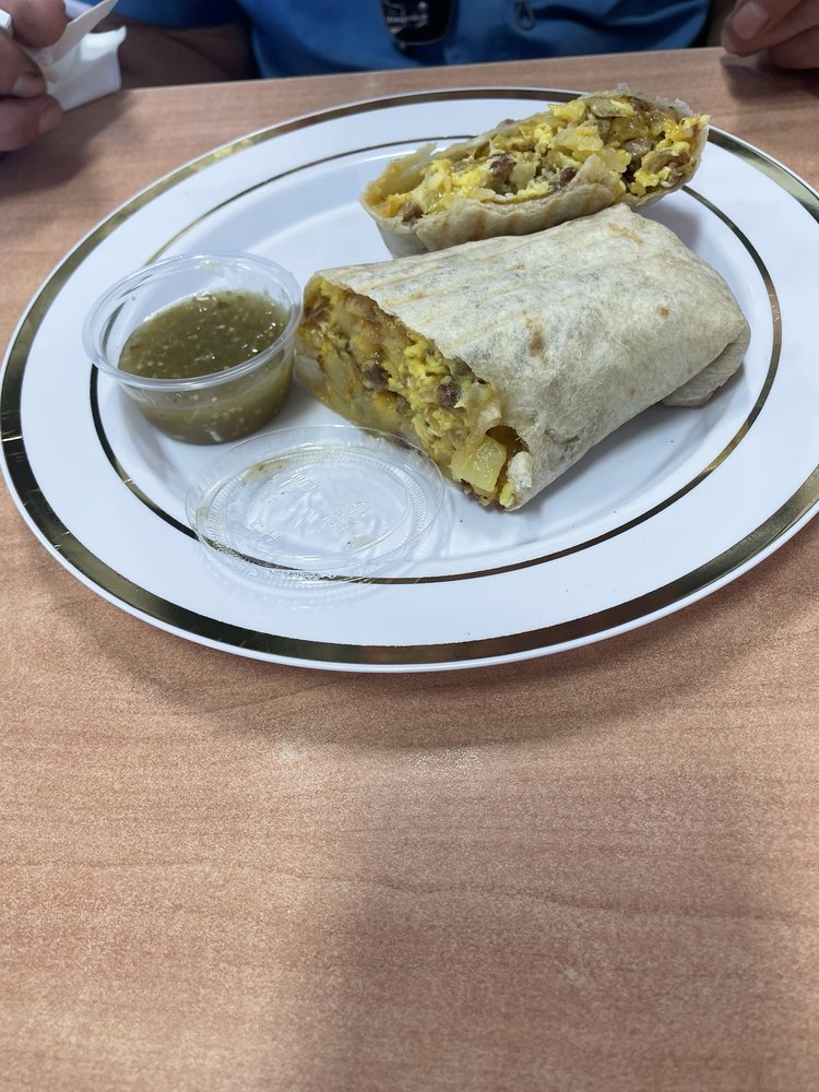 Kelly's Creperie Logo
