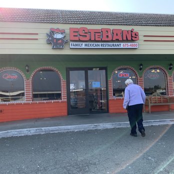Esteban's Mexican Restaurant - Restaurant front, Thursday 24 August 2023. - Mexican Near Me - Oak Harbor, Washington