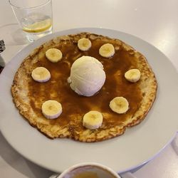 Mandala - Crepe de dulce de leche, plátano y helado de vainilla