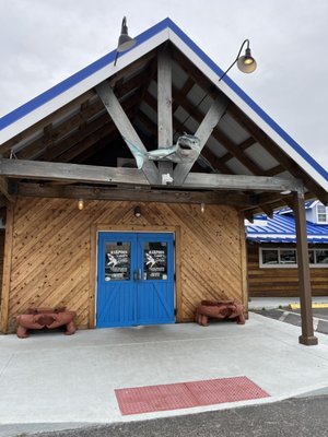 Harpoon Larry's Fish House & Oyster Bar by null