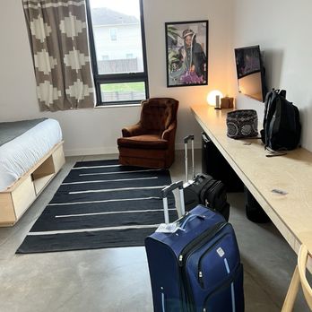 Hotel Dryce - Concrete floor! - Lounges Near Me - Fort Worth, Texas
