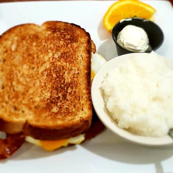 Short Stacks - Egg and bacon Sandwich - Breakfast & Brunch Near Me - Wellington, Florida