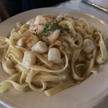 Uricchio's Trattoria - Fettuccine Alfredo with shrimp and bay scallops wasn't too bad! - Italian Near Me - Bakersfield, California Uricchio's Trattoria - Fettuccine Alfredo with shrimp and bay scallops wasn't too bad! - Italian Near Me - Bakersfield, California