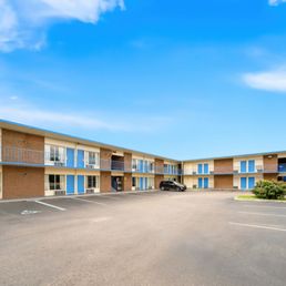 Exterior photo of Capitol Inn and Suites - Montgomery, Alabama Exterior photo of Capitol Inn and Suites - Montgomery, Alabama