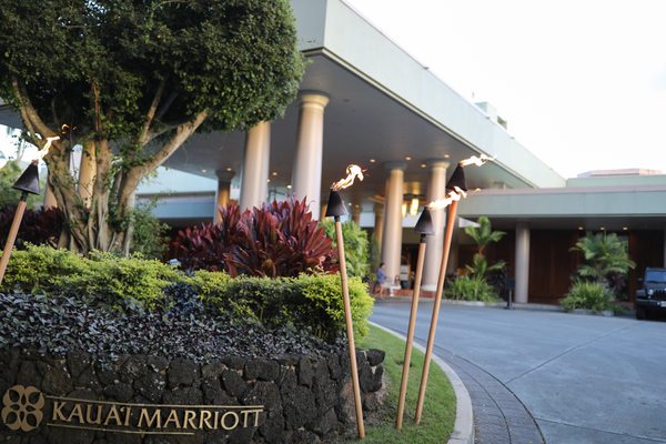 Hawaii Alive Luau Show by null