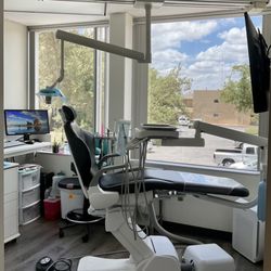 David De La Garza Jr., DDS - Experience dental care and comfort here!