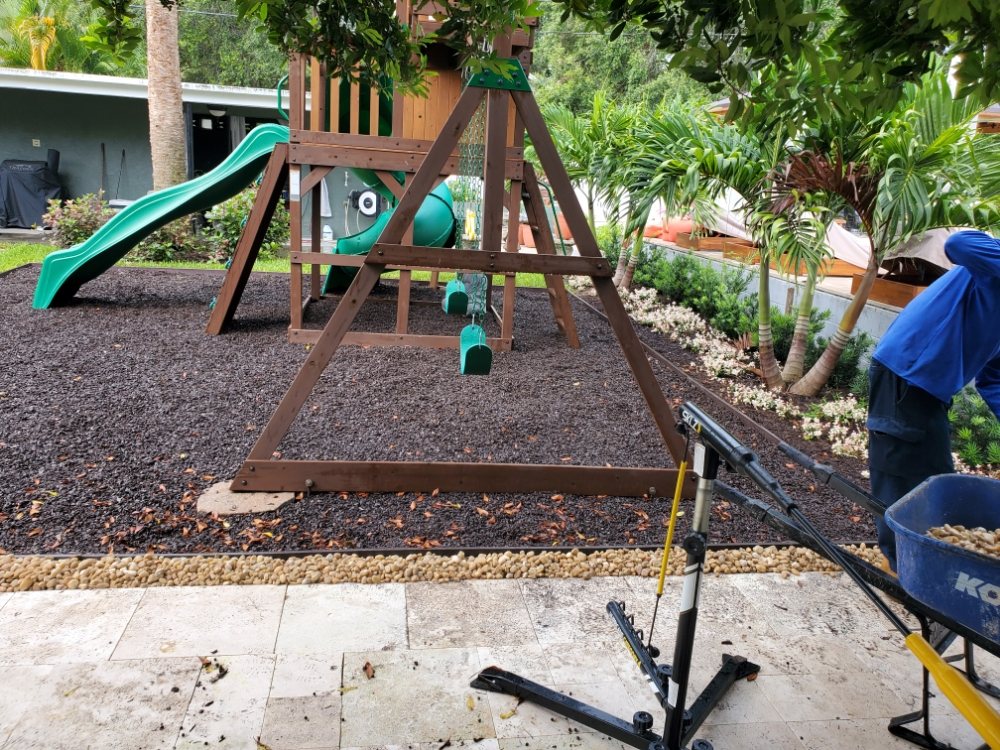 Paradise Yards & Design - tree service in Brandon, FL