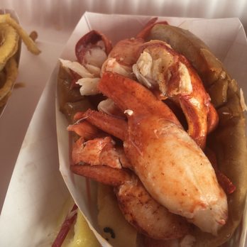Claws - Lobster roll - Seafood Near Me - Rockland, Maine