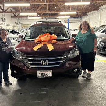 S&R Motors - Us and our new used crv - Used Car Dealers Near Me - Hayward, California S&R Motors - Us and our new used crv - Used Car Dealers Near Me - Hayward, California