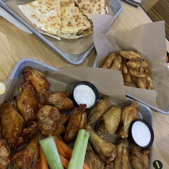 Buffalo Wild Wings - Chicken Wings Near Me - Wood Village, Oregon