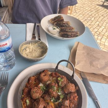 Yallah - Shakshuka Merguez - Middle Eastern Near Me - Lisbon, 11