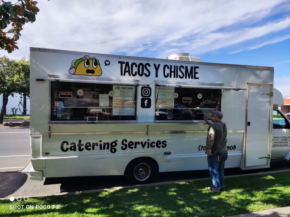 Tacos y Chisme