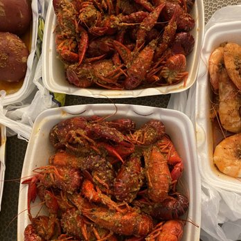 Crawfish King - a variety of crawfishs and potatoes - Laotian Near Me - Live Oak , Texas
