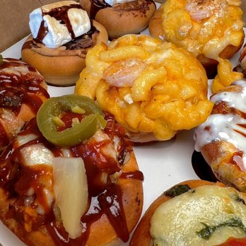 4 Corners Pizza - Pizza Near Me - Newton, Massachusetts
