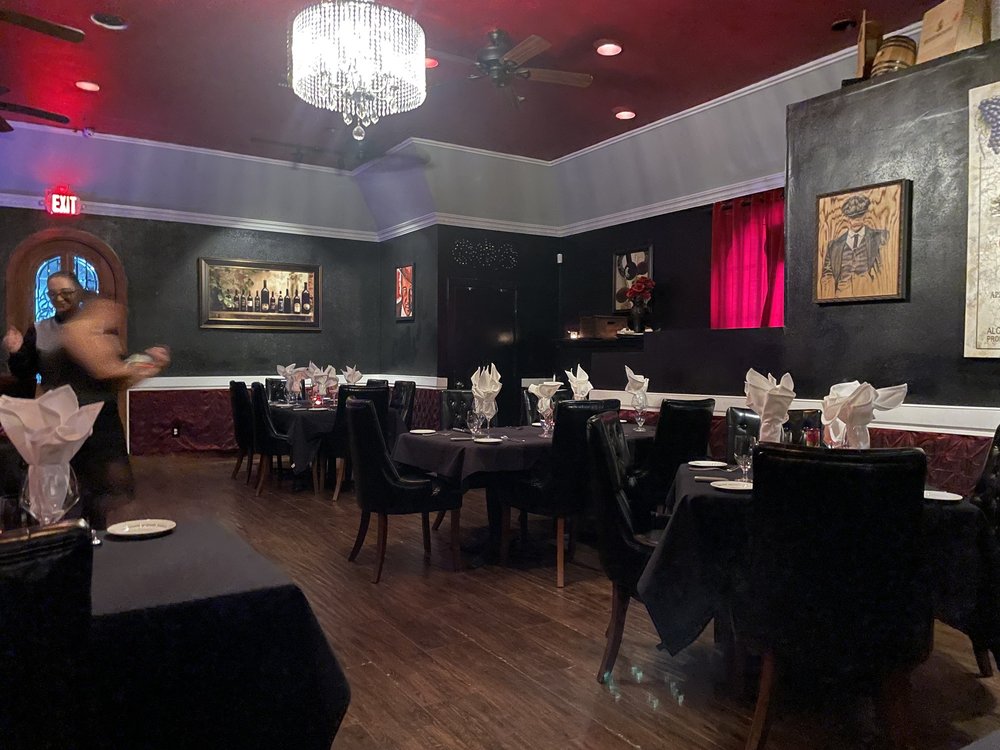 V's Steakhouse Logo