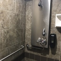 So clean and the water pressure oh my didn't want to leave