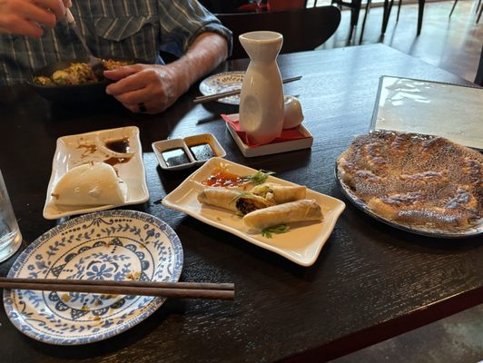 FEAST - Artisan Dumpling, Poke and Tea House 家宴 by null