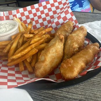 Puakea Grill - Mahi fish and chips - American Near Me - Lihue, Hawaii