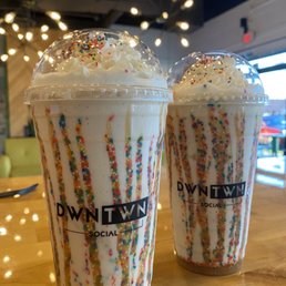 Cup Cake Sprinkle Shakes.... ohhhhhh yeaaaaaa!!!!!!! Cupcake Sprinkle Shake
