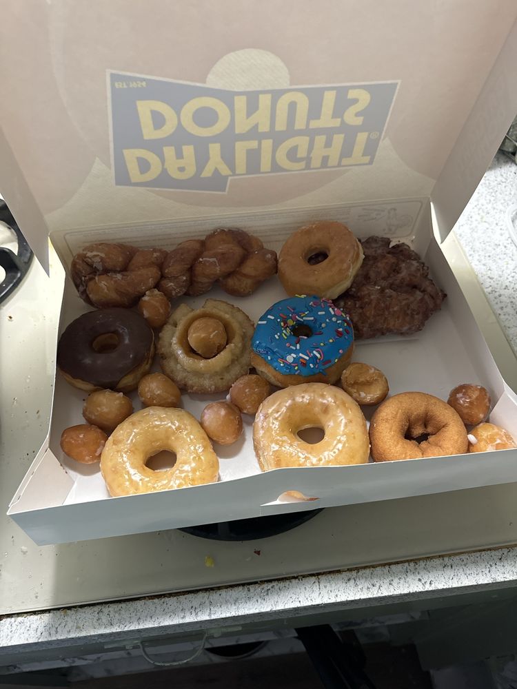 Daylight Donuts Logo