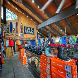 Wave Rave Snowboard Shop