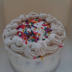 Shyah's Vegan Bakery - Mini vanilla cake with vanilla buttercream frosting