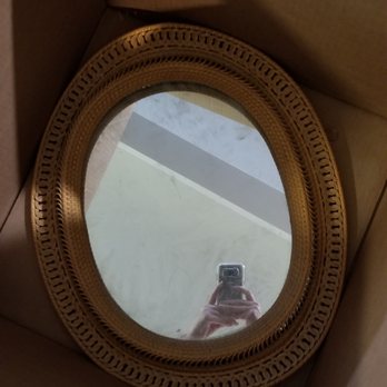 Inside Moves Relocation Services - Unprotected glass mirror found at the bottom of a box. - Movers Near Me - Reseda, California