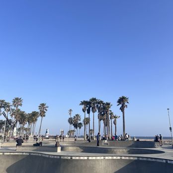 Venice Beach Boardwalk - Beaches Near Me - Venice, California