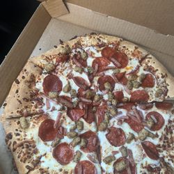 Pizza Hut - Pepperoni ham chicken sausage