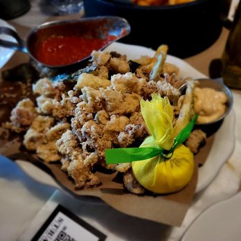 Strada In The Grove - Frittura di Calamari e Zucchini - Italian Near Me - Miami, Florida