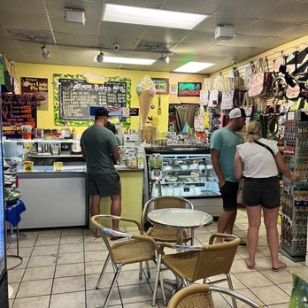 Key Lime Pie Bakery - Desserts Near Me - Key West, Florida