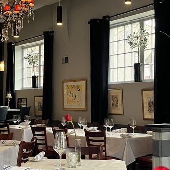 Chez Joel Bistro - Seating area - French Near Me - Chicago, Illinois