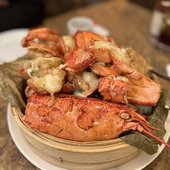 Ho Yuen Kee - a plate of lobsters and potatoes - Chinese Near Me - Vancouver, British Columbia