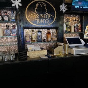 No-Neck Tonys - American Near Me - Stillwater, Minnesota