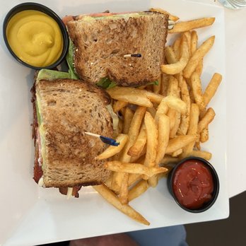 Spritz Stuart - Applewood BLT Sandwich with Cajun fries - Tapas/Small Plates Near Me - Stuart, Florida