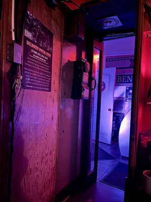 Tarbender's Lounge by null