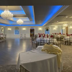 Ravello Elegant Weddings & Banquets - Beautiful ballroom