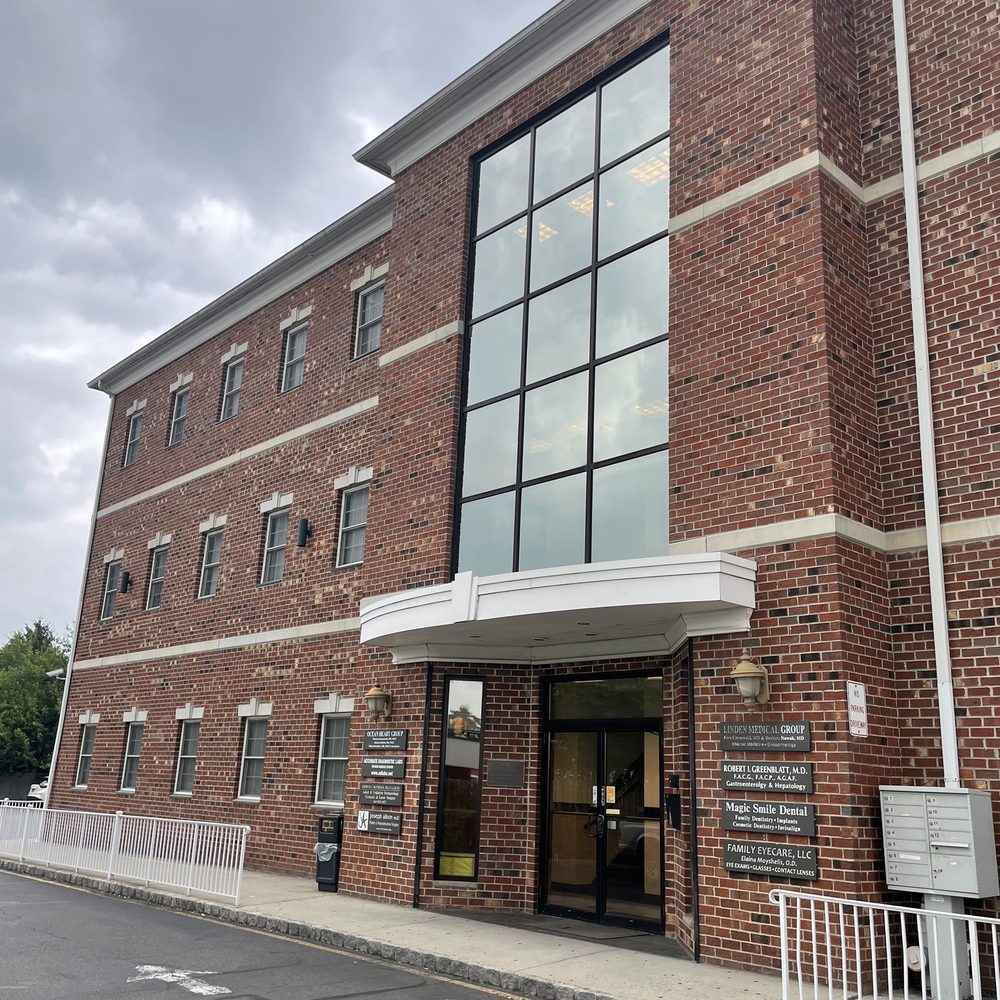 Komorowski Thomas MD - Side entrance to Ocean Heart Group - Cardiologists Near Me - Brick, New Jersey Komorowski Thomas MD - Side entrance to Ocean Heart Group - Cardiologists Near Me - Brick, New Jersey