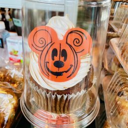Pumpkin s'mores cupcake Pumpkin s'mores cupcake
