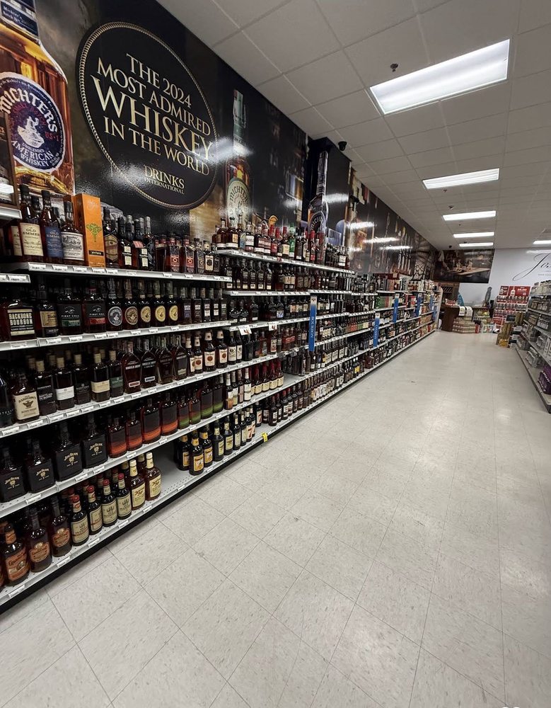 Mgm Liquor Warehouse Logo