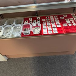 D & G Coins & Sports Cards - Lots of key dates here.