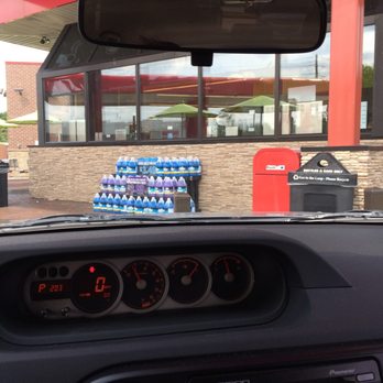 Sheetz - the dashboard of a car in front of a gas station - Coffee & Tea Near Me - York, Pennsylvania